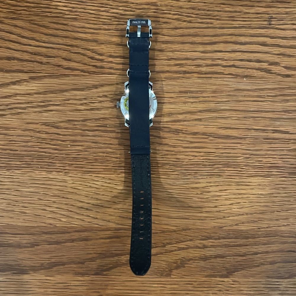 Movado women’s watch. Blue strap with stainless steal and rose gold face. - Picture 3 of 4